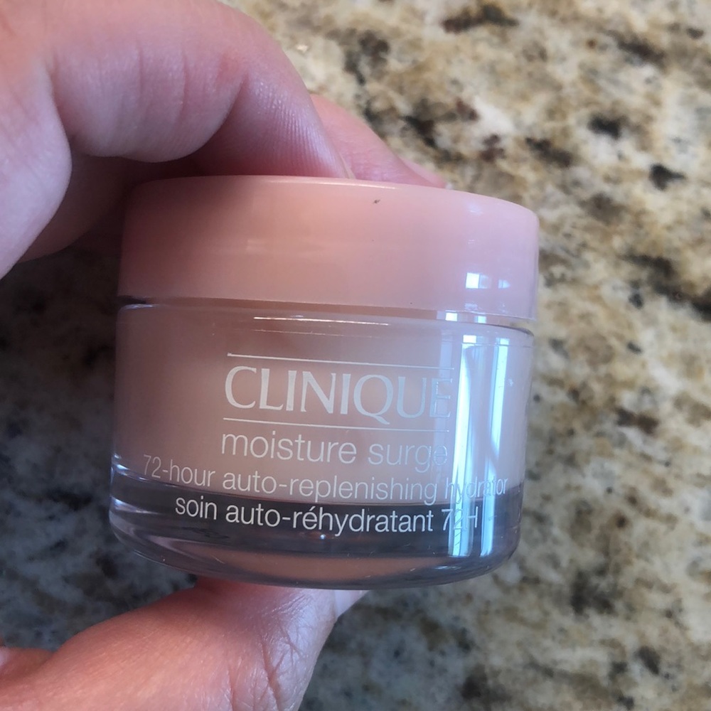 Clinique Moisture Surge
